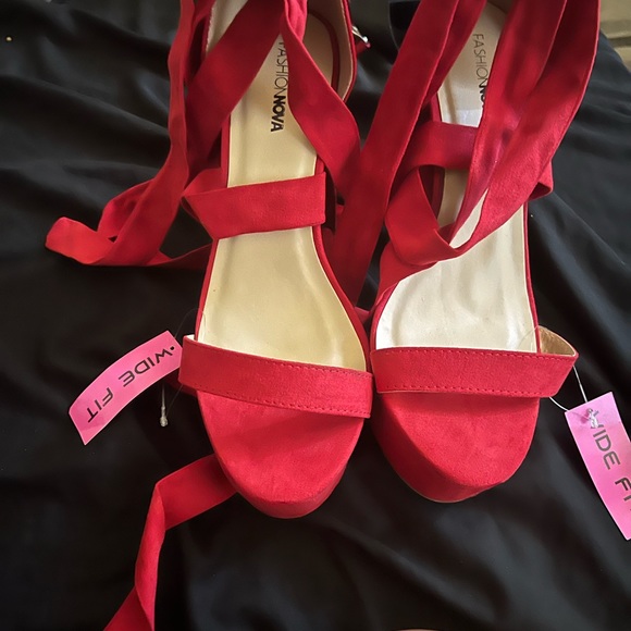 6 inch red chunky heels - Picture 1 of 4